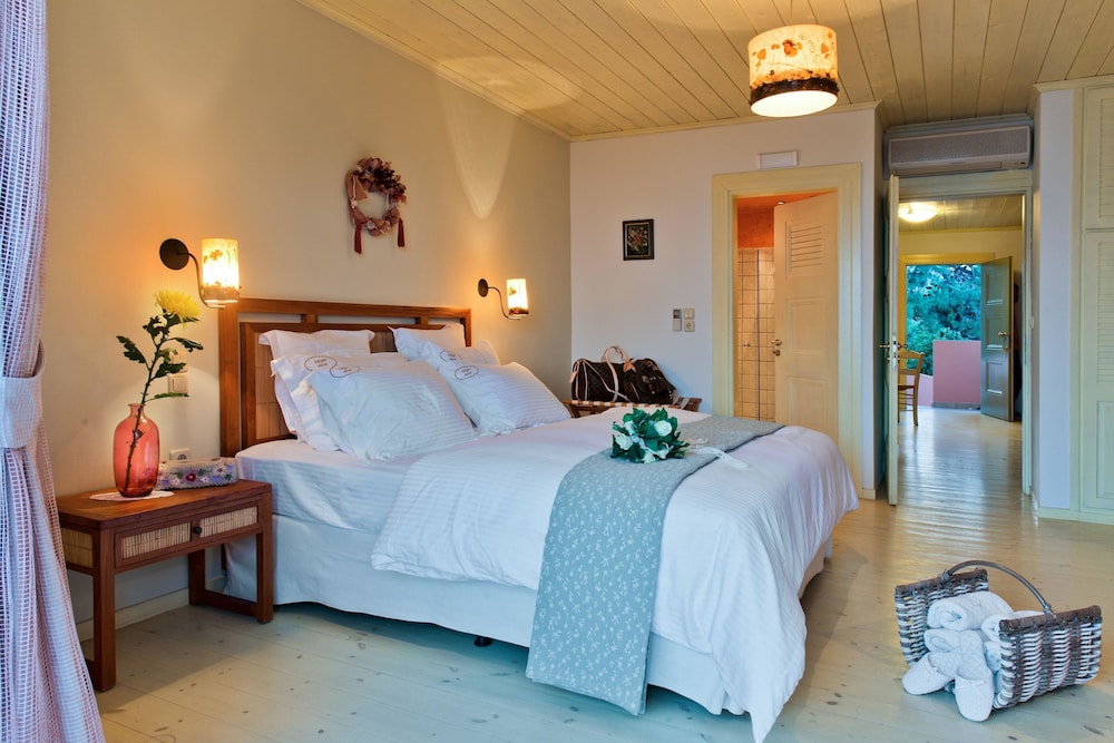 2 Bedrooms, Deluxe, Suite, Queen and Twin Beds, Beach Front، Calypso Villas Zakynthos 5/7
