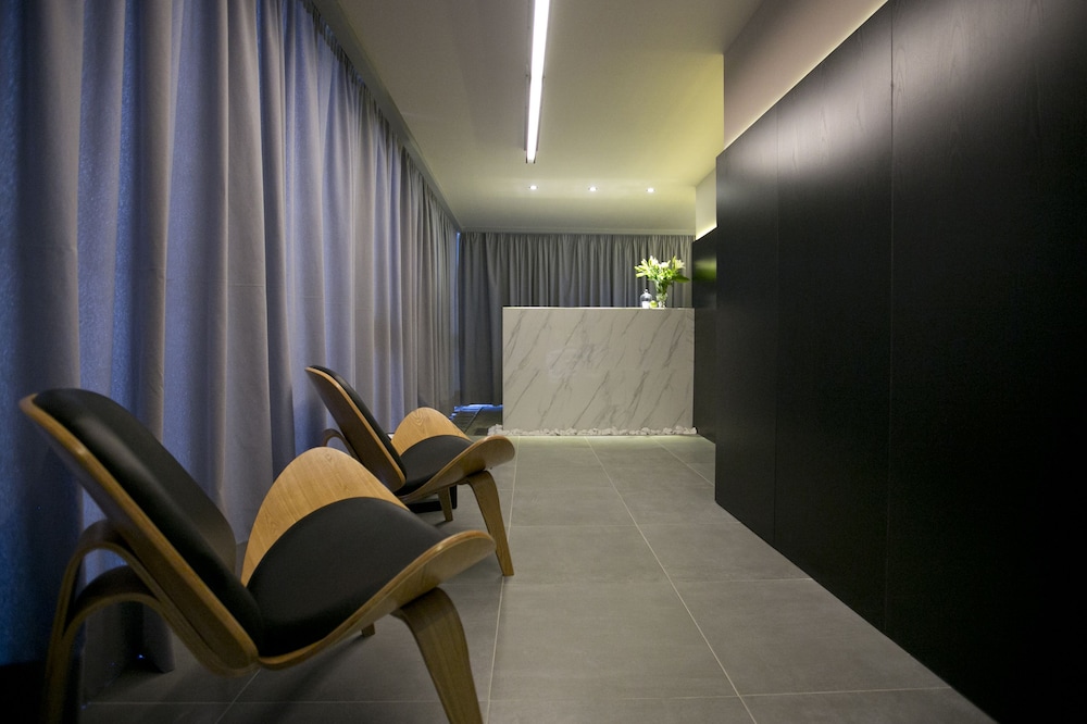 47 Luxury Suites 65/73