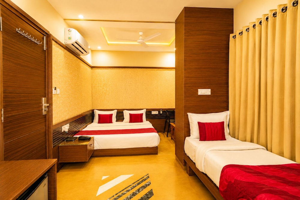 Uddhav Vilas Hotel 26/46