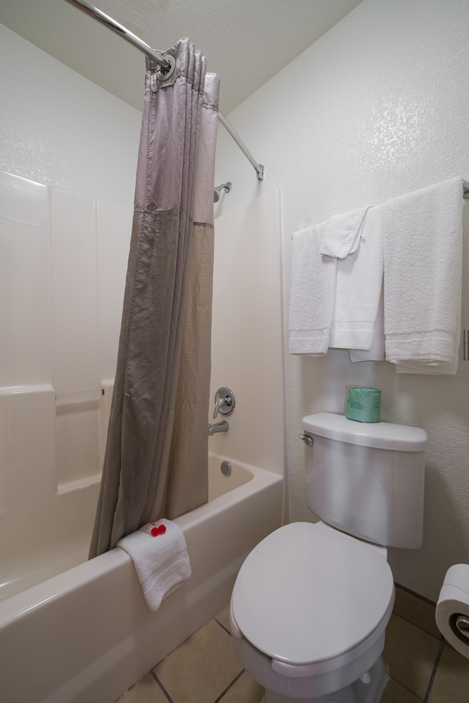 Americas Best Value Inn & Suites Humble 38/40