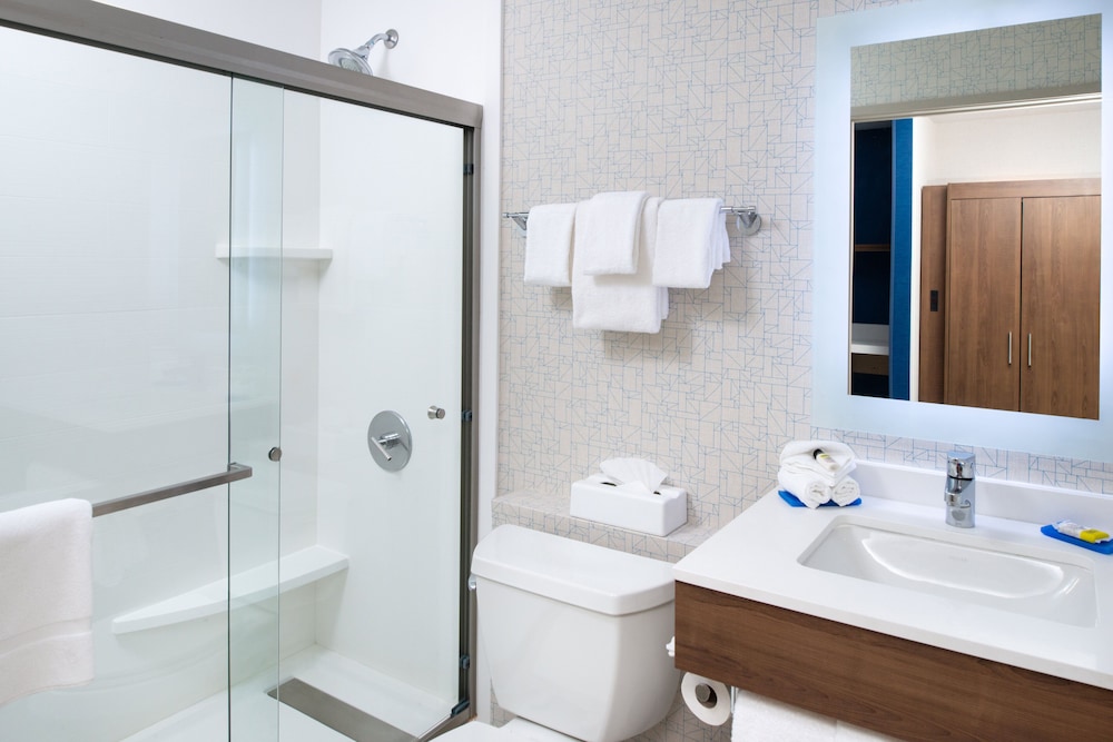 Holiday Inn Express Hotel And Suites Los Angeles Downtown West 15/55