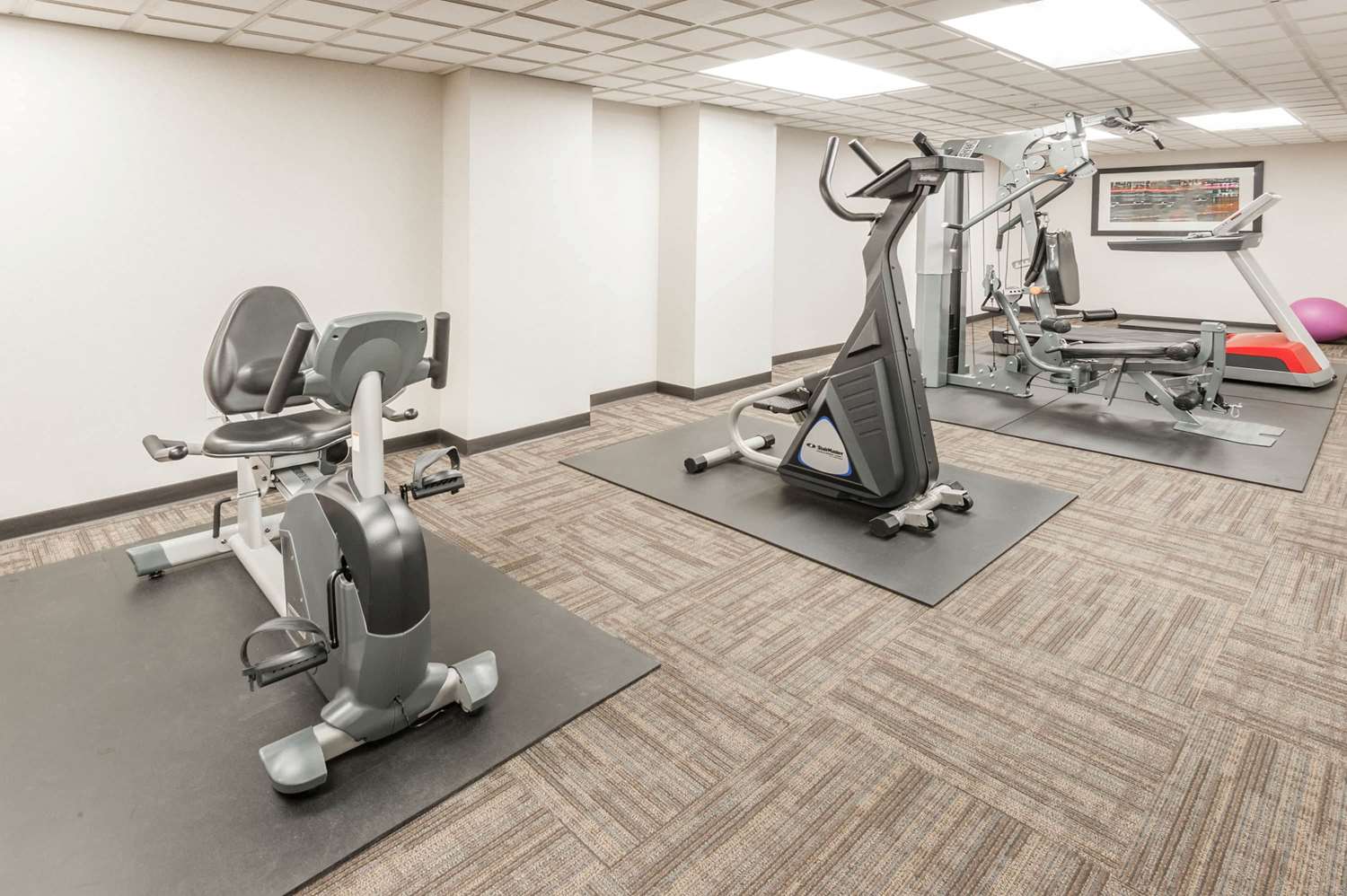 Ramada By Wyndham Edmonton South 23/33