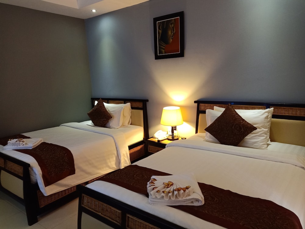 Aristocrat Residence Hotel 15/80