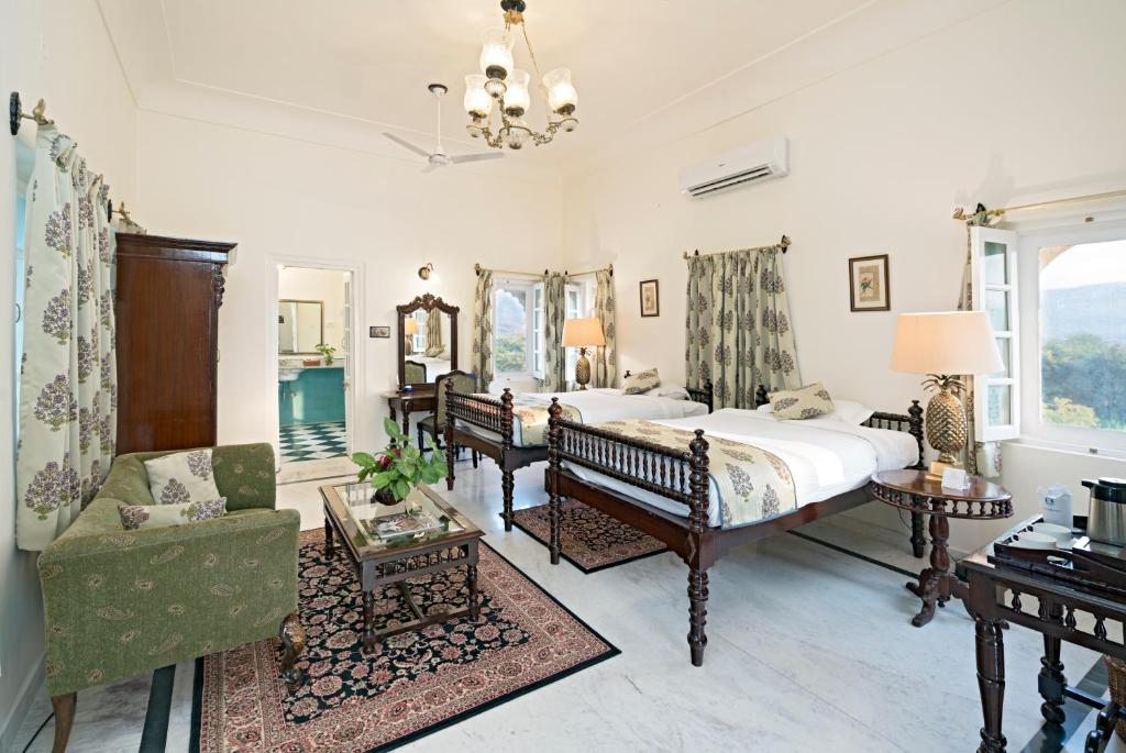 Super, Deluxe, Double or Twin Bed