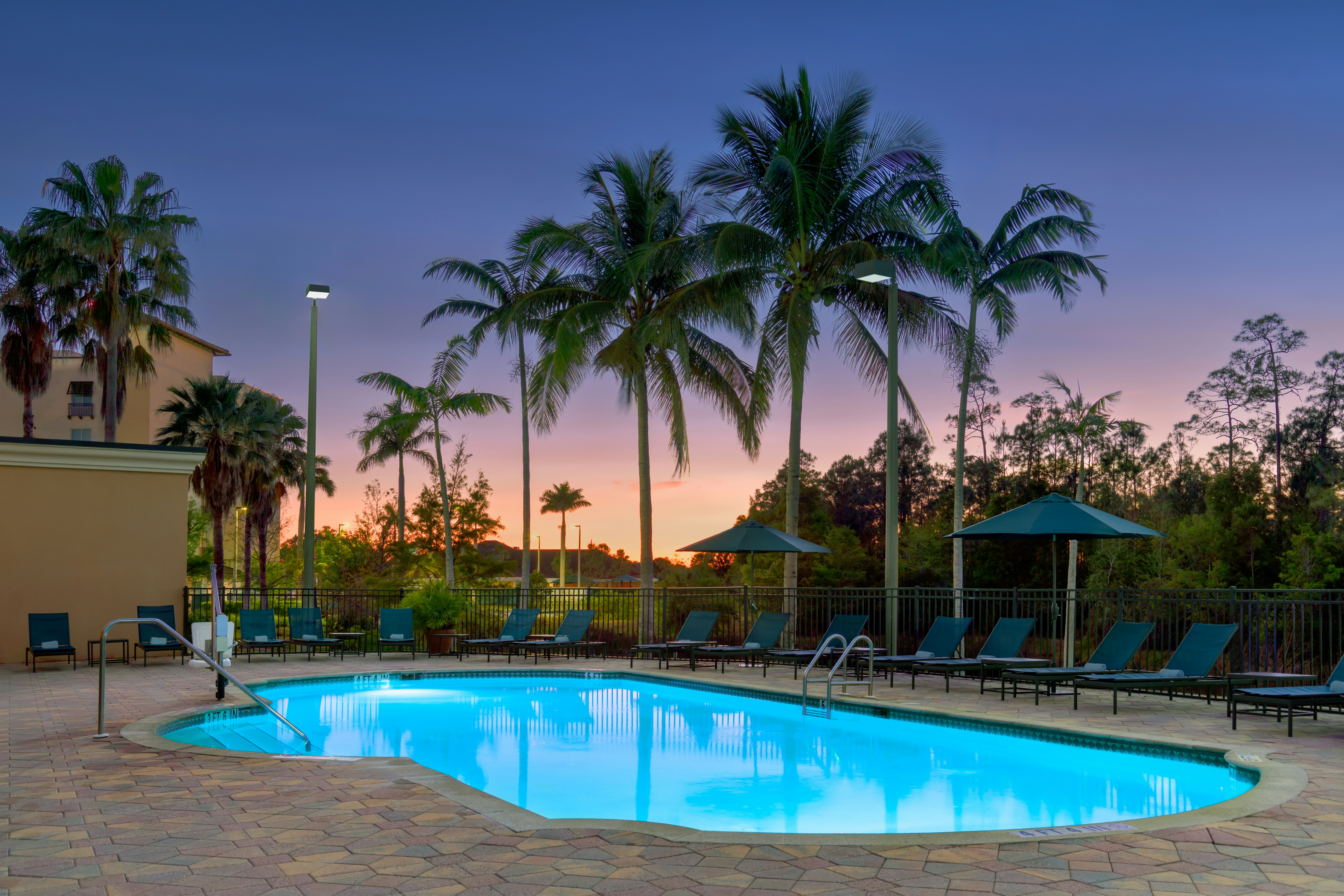 Embassy Suites by Hilton Fort Myers Estero 31/34