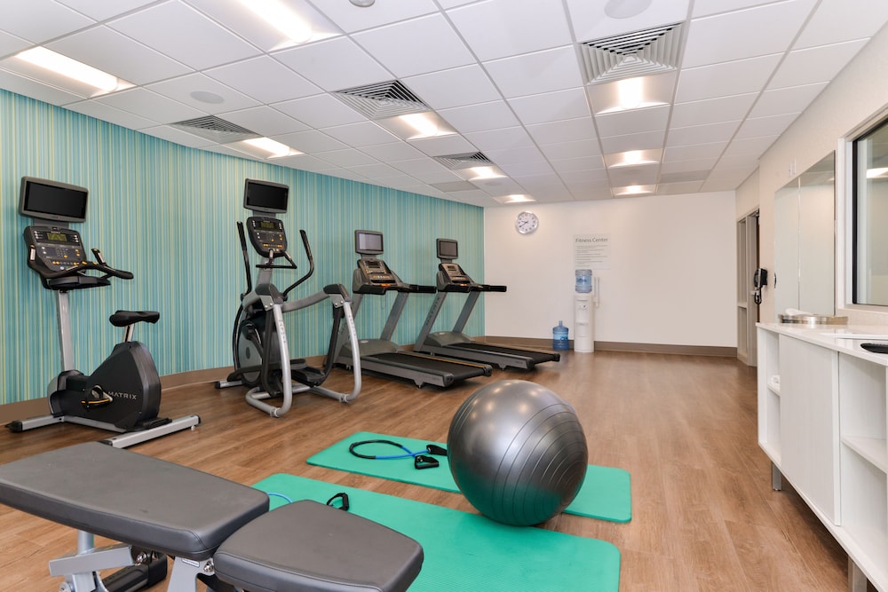 Holiday Inn Express Suites Ogallala 47/75