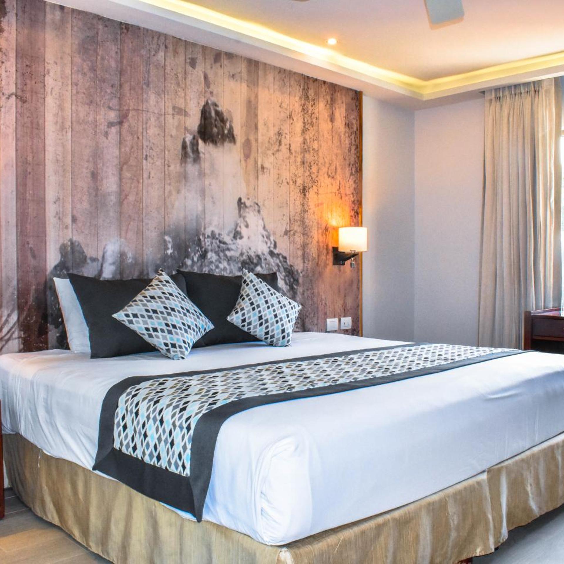 Family Suite, Economy