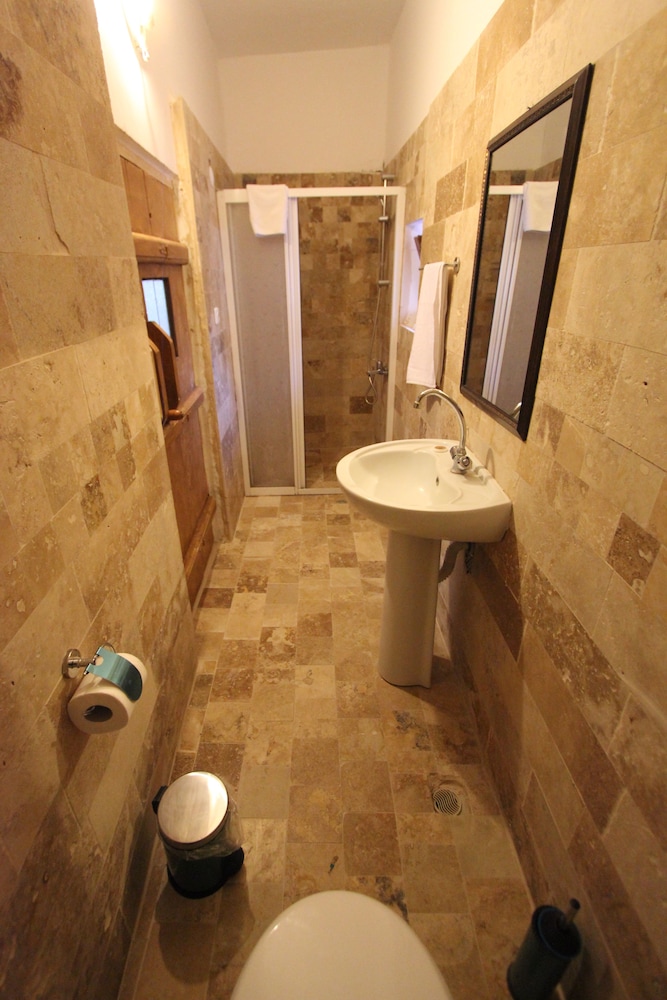 Kufe Hotel 44/47