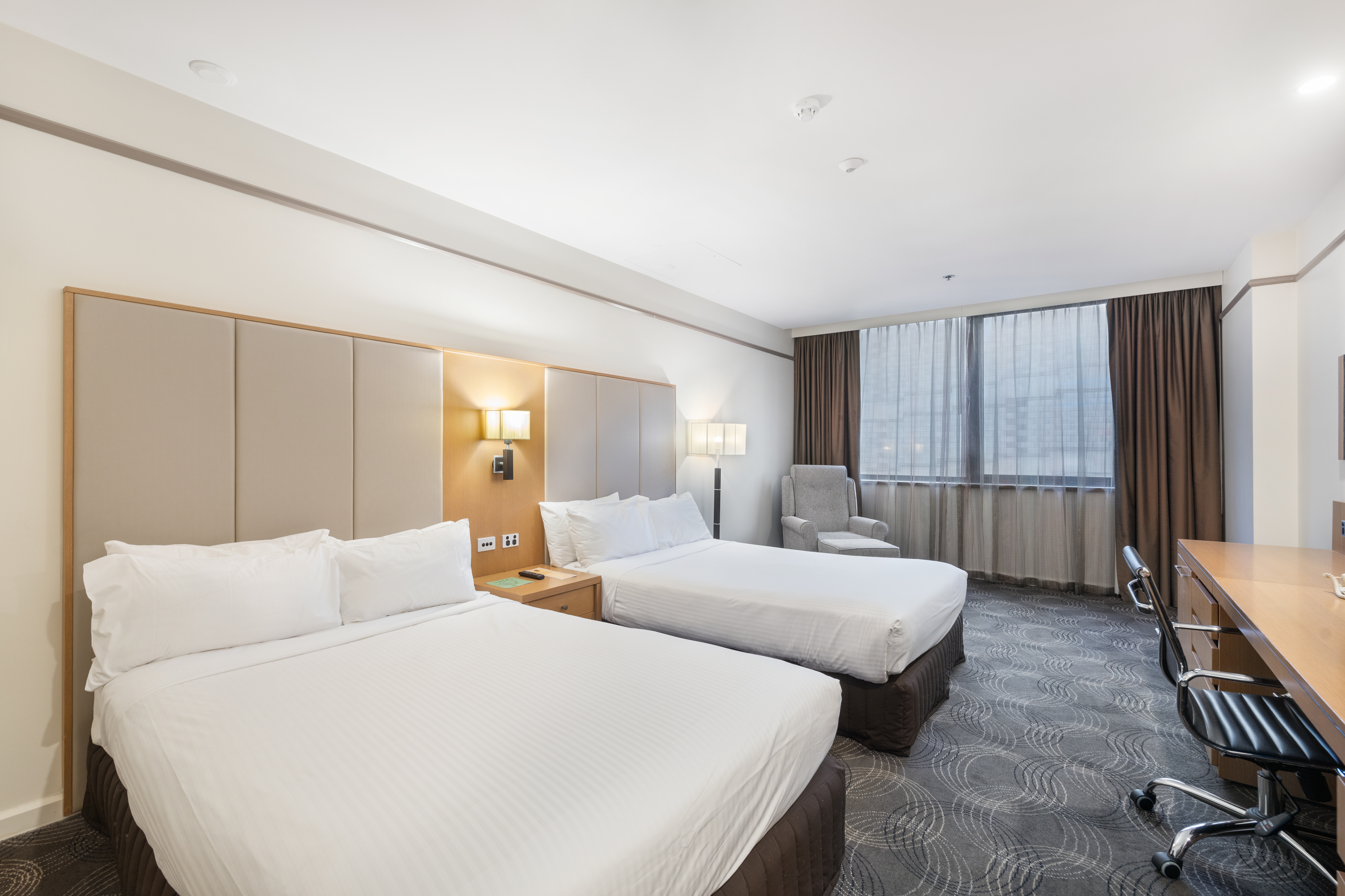 City, Superior, 2 Double Beds، Stamford Plaza Adelaide 2/5