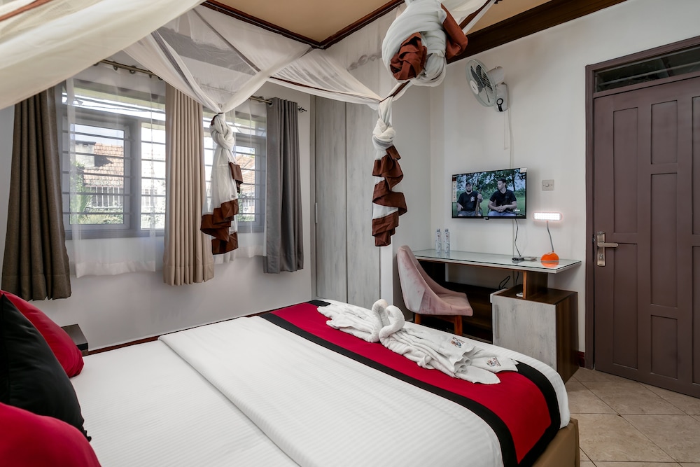 Saffron Beach Bistro & Cottages 13/50