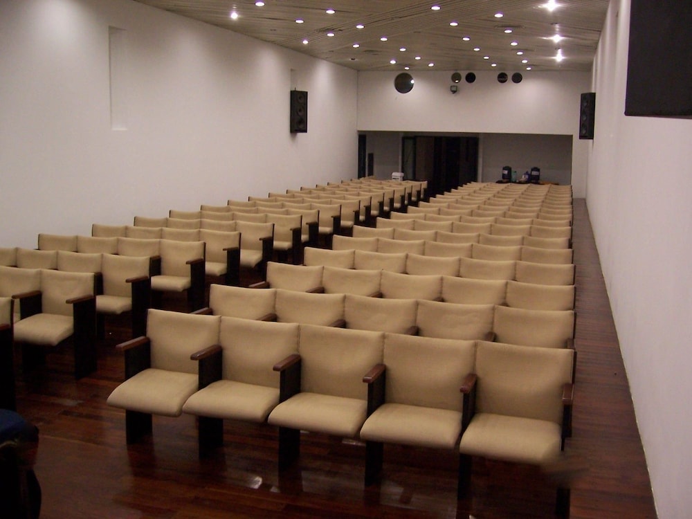 Hotel Adrazi 35/40
