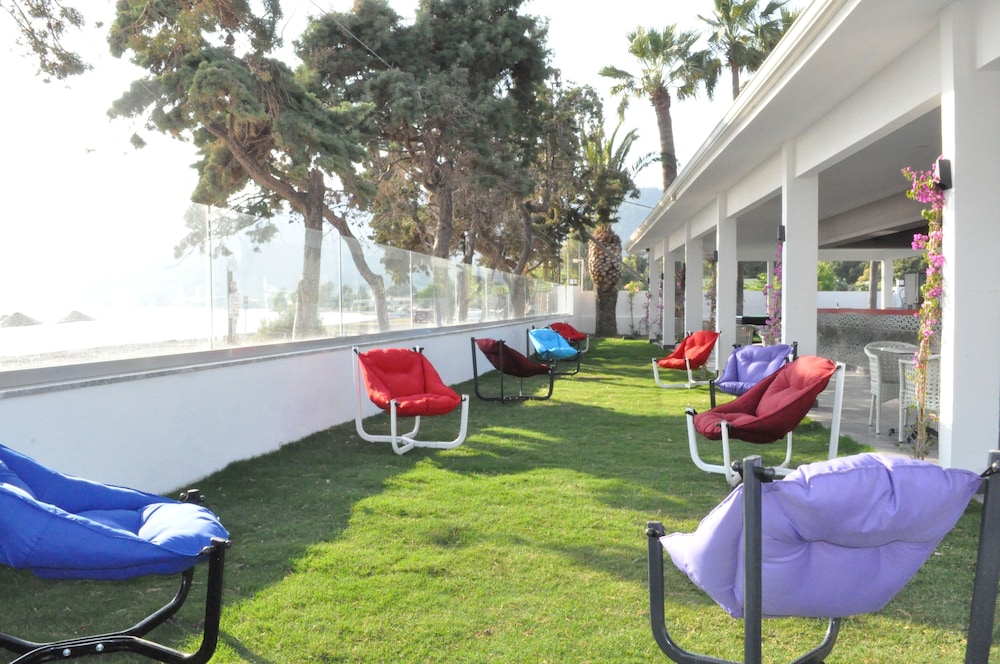 Voxx Marmaris Beach Resort Adult Only +16 49/52