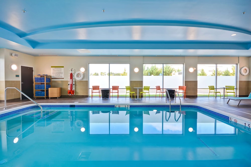 swimming pool spa