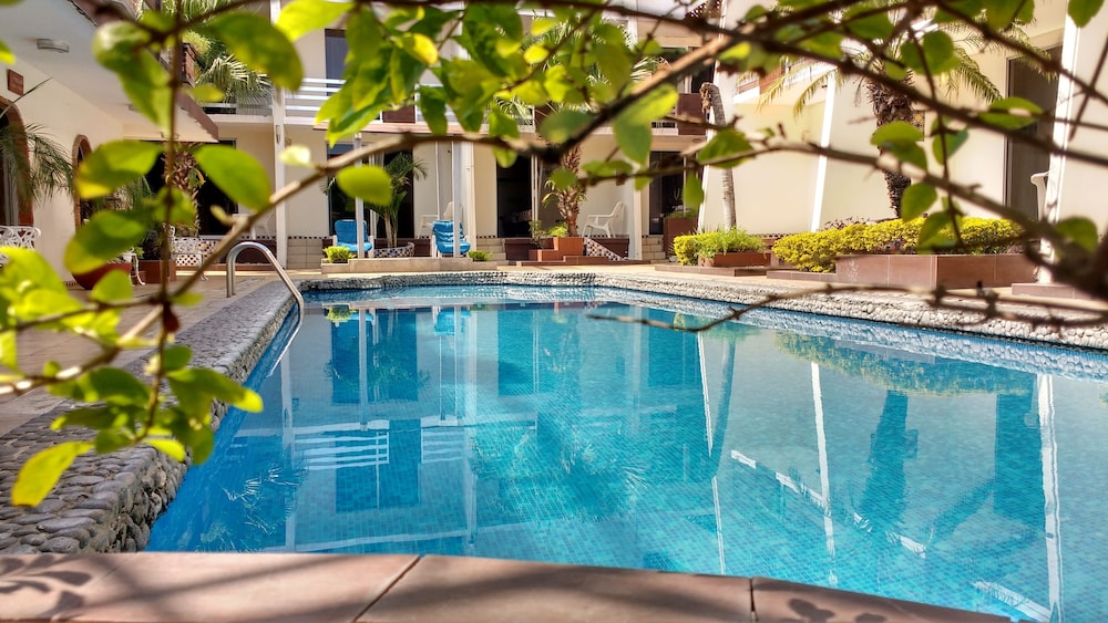 VF Villa Florencia Hotel 34/58