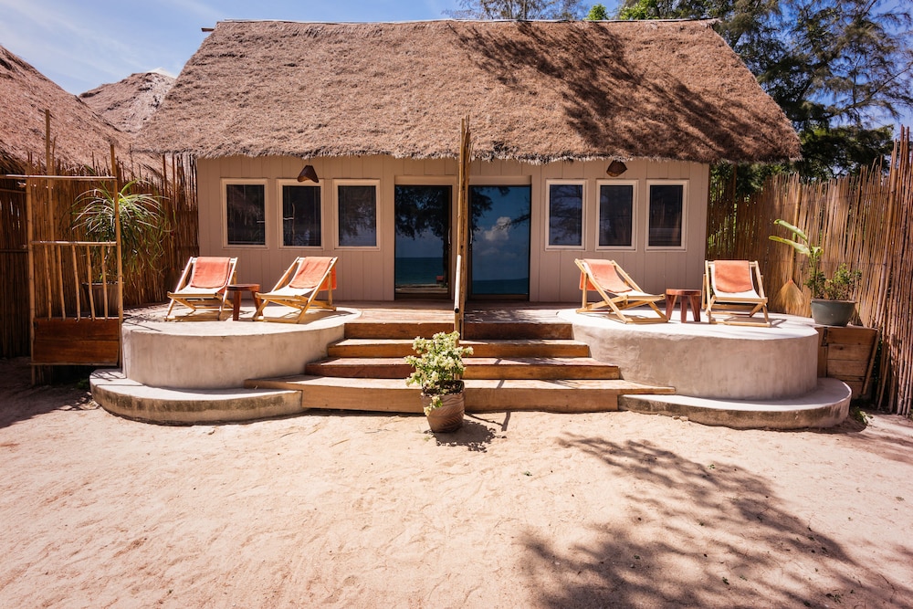 Mumsa Beach Resort & Restaurant 62/66