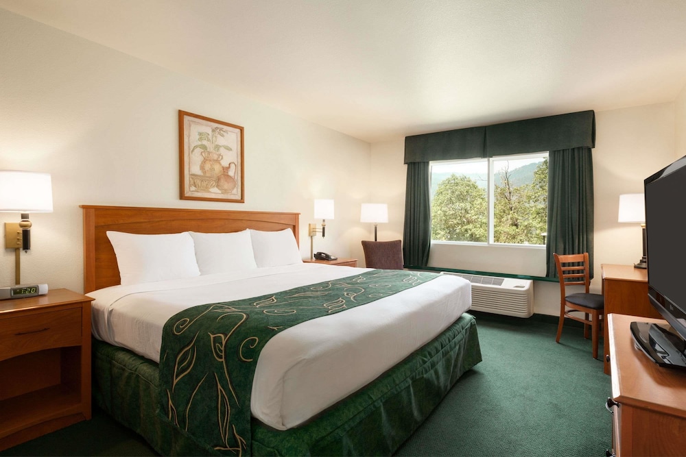 Travelodge by Wyndham Dunsmuir 12/29