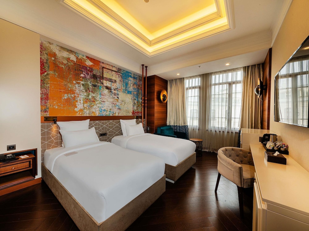 غرفة ديلوكس بسريرين منفصلين مع أريكة، Mercure Istanbul Sirkeci 4/10