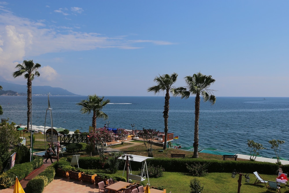 Valeri Beach Hotel 45/50
