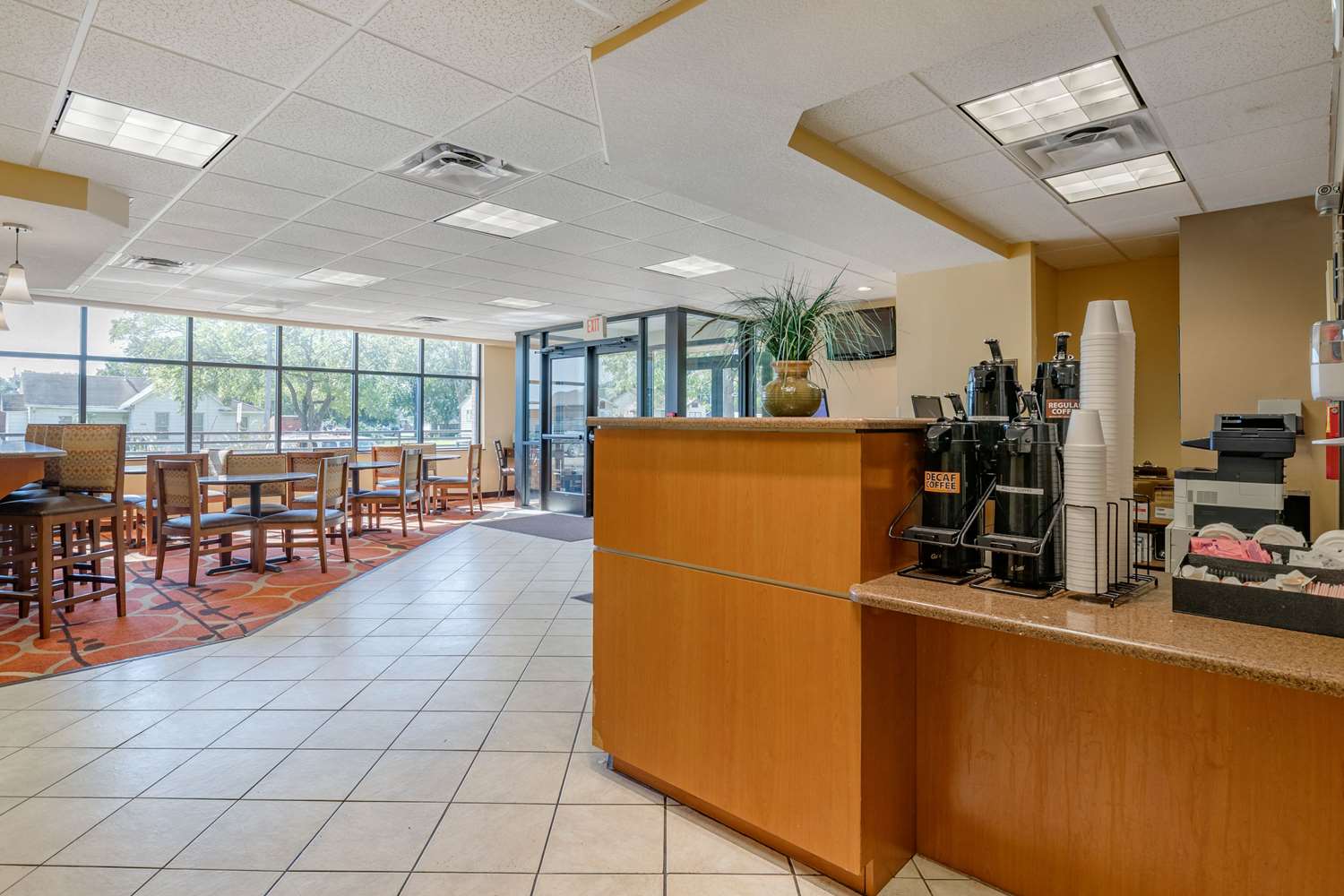 Econo Lodge Inn & Suites Des Moines Fairgrounds Area 6/37