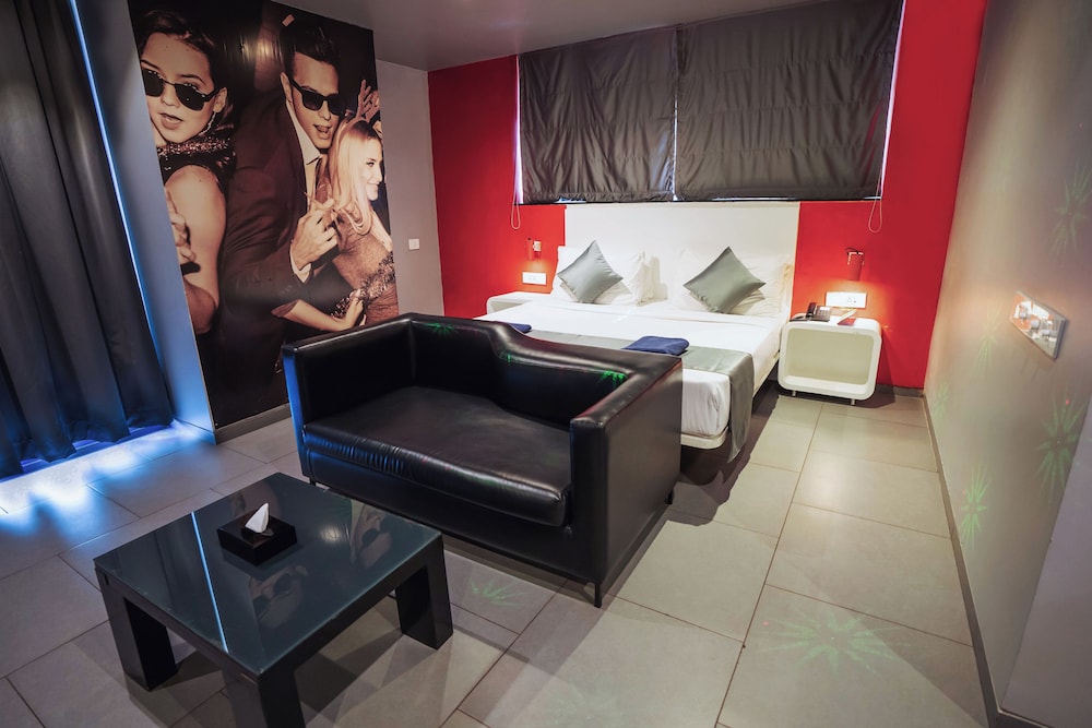 SinQ Party Hotel 16/43