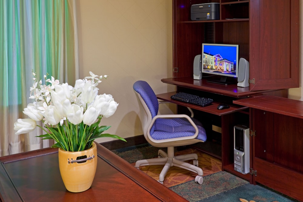 Holiday Inn Express & Suites Carneys Point - Pennsville, an IHG Hotel 43/51