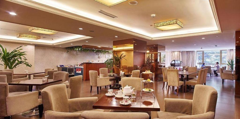 Sovereign International Hotel 21/26