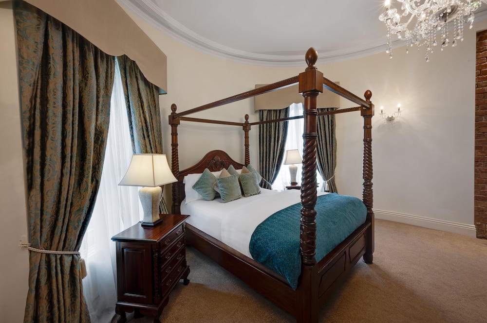 Corks Vienna Woods Hotel and Villas 25/70