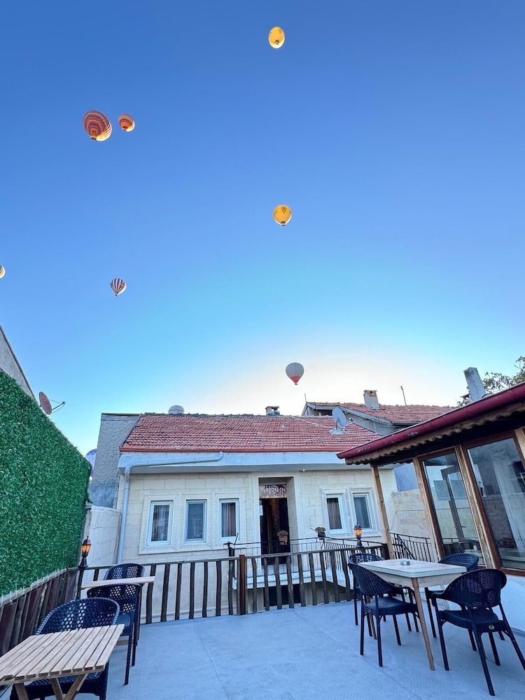 Arton In Cappadocia 18/24