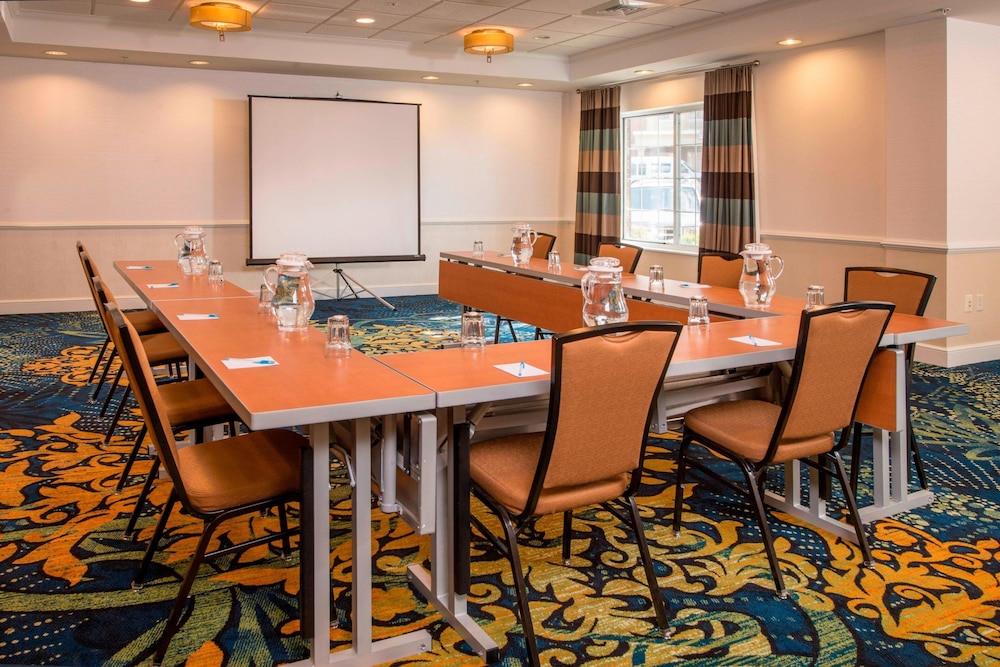 Springhill Suites by Marriott State College 54/63