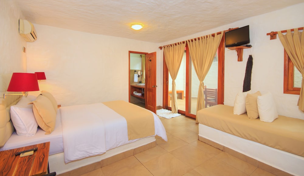 Red Mangrove Aventura Lodge 30/77