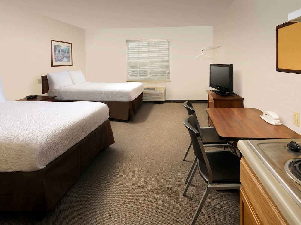 STANDARD, 2 DOUBLE BEDS