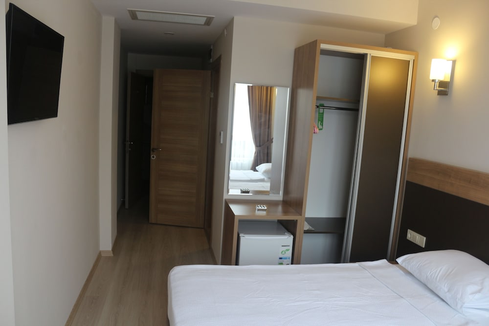 Longoz Hotel 12/25