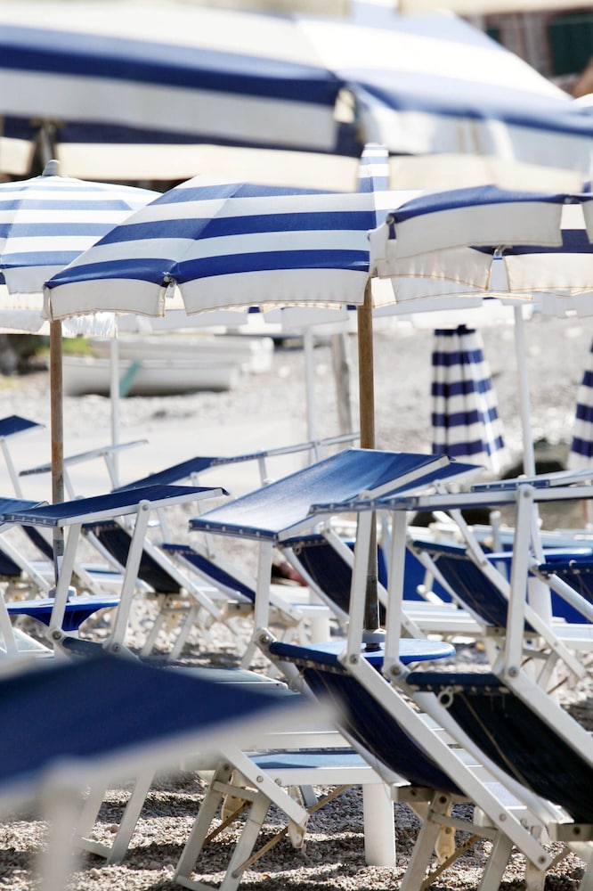 Mendolia Beach Hotel 43/47