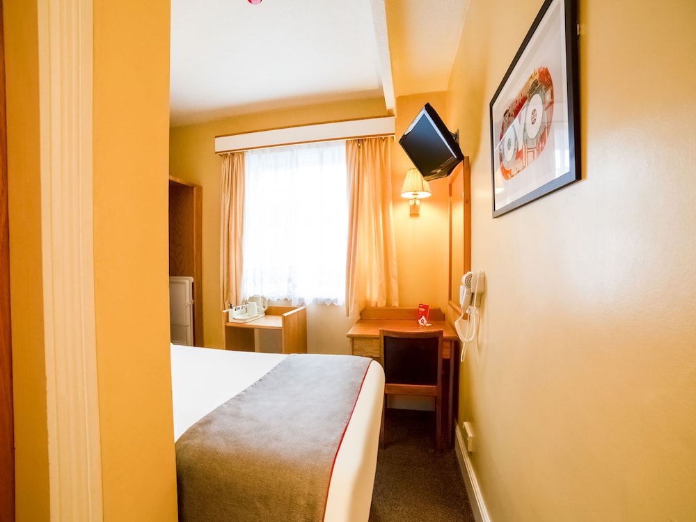 Cardiff Sandringham Hotel 39/53