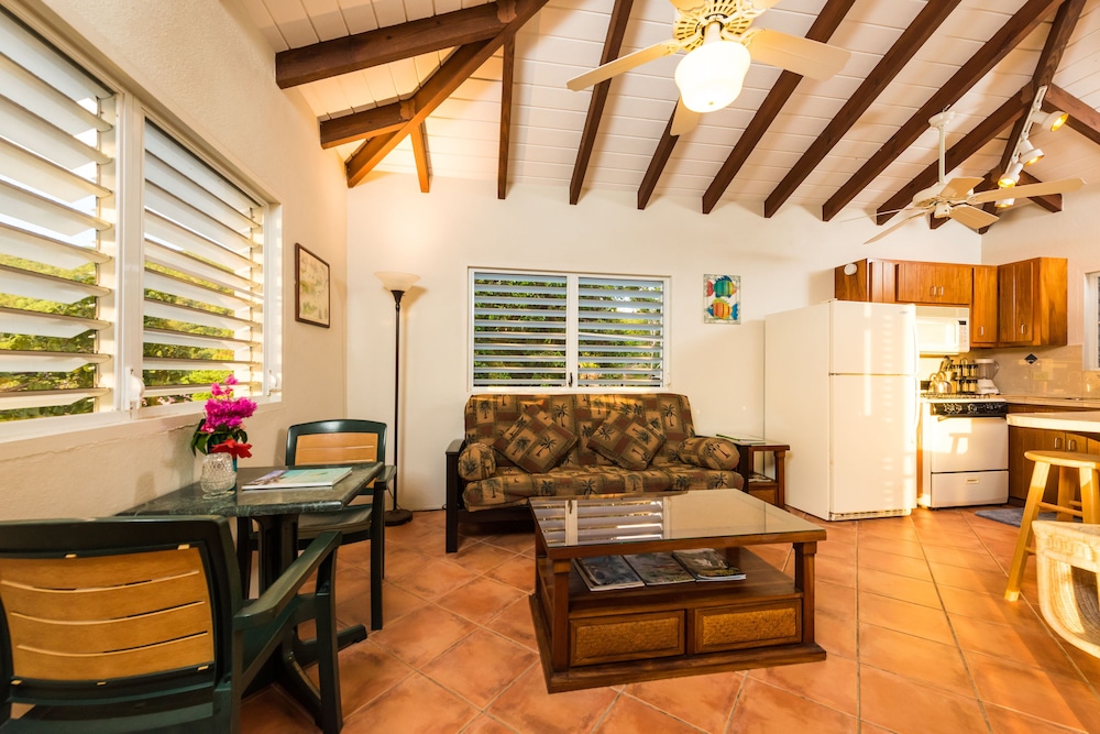 White Bay Villas 30/50