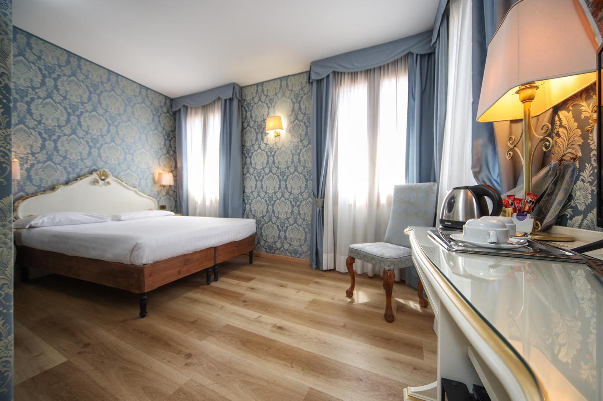ECONOMY, DOUBLE BED