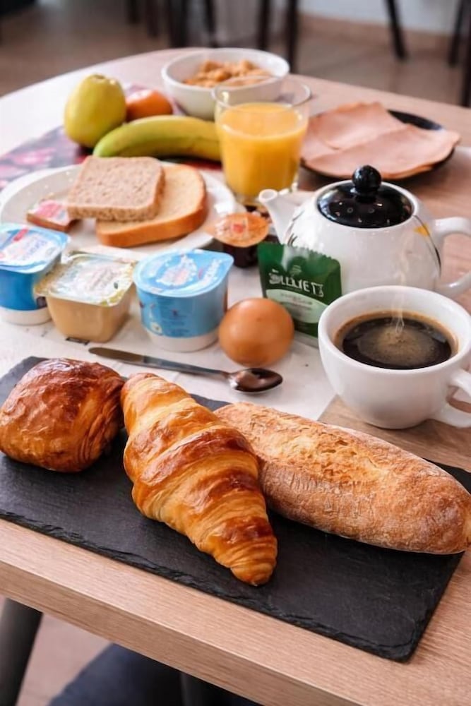 Enzo Hotels Chartres Mainvilliers By Kyriad Direct 11/24