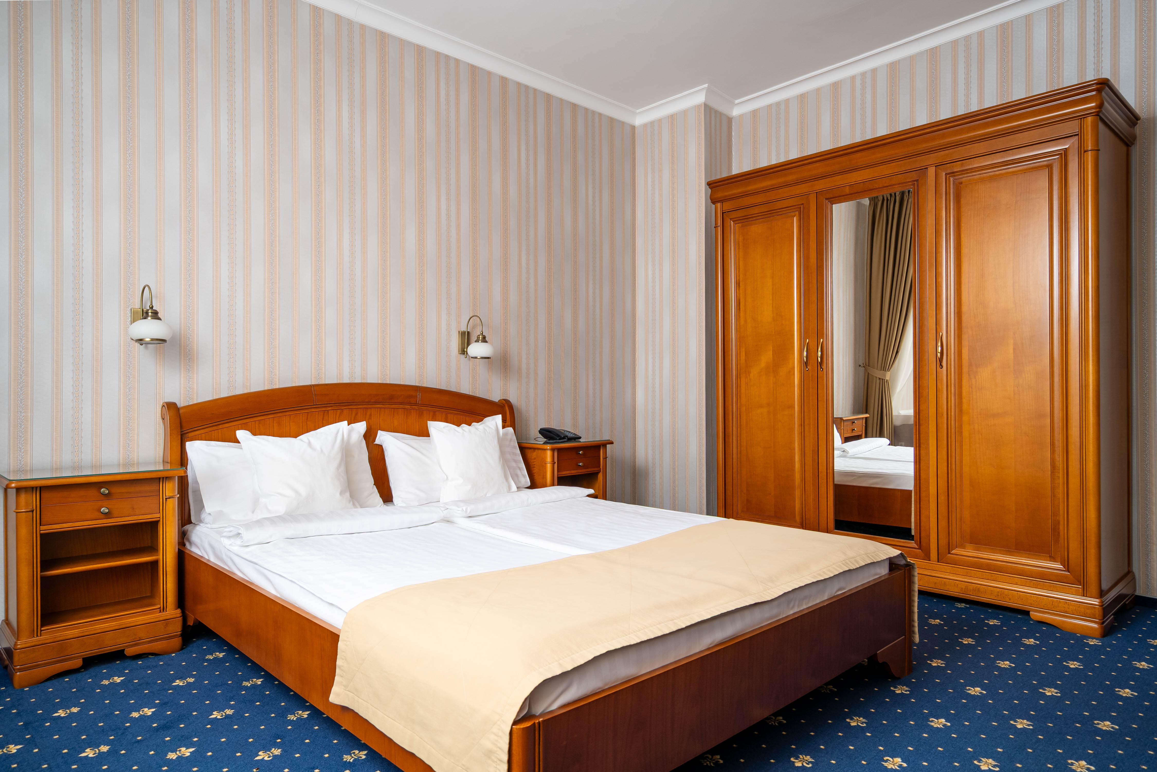 Hotel Traian 16/50