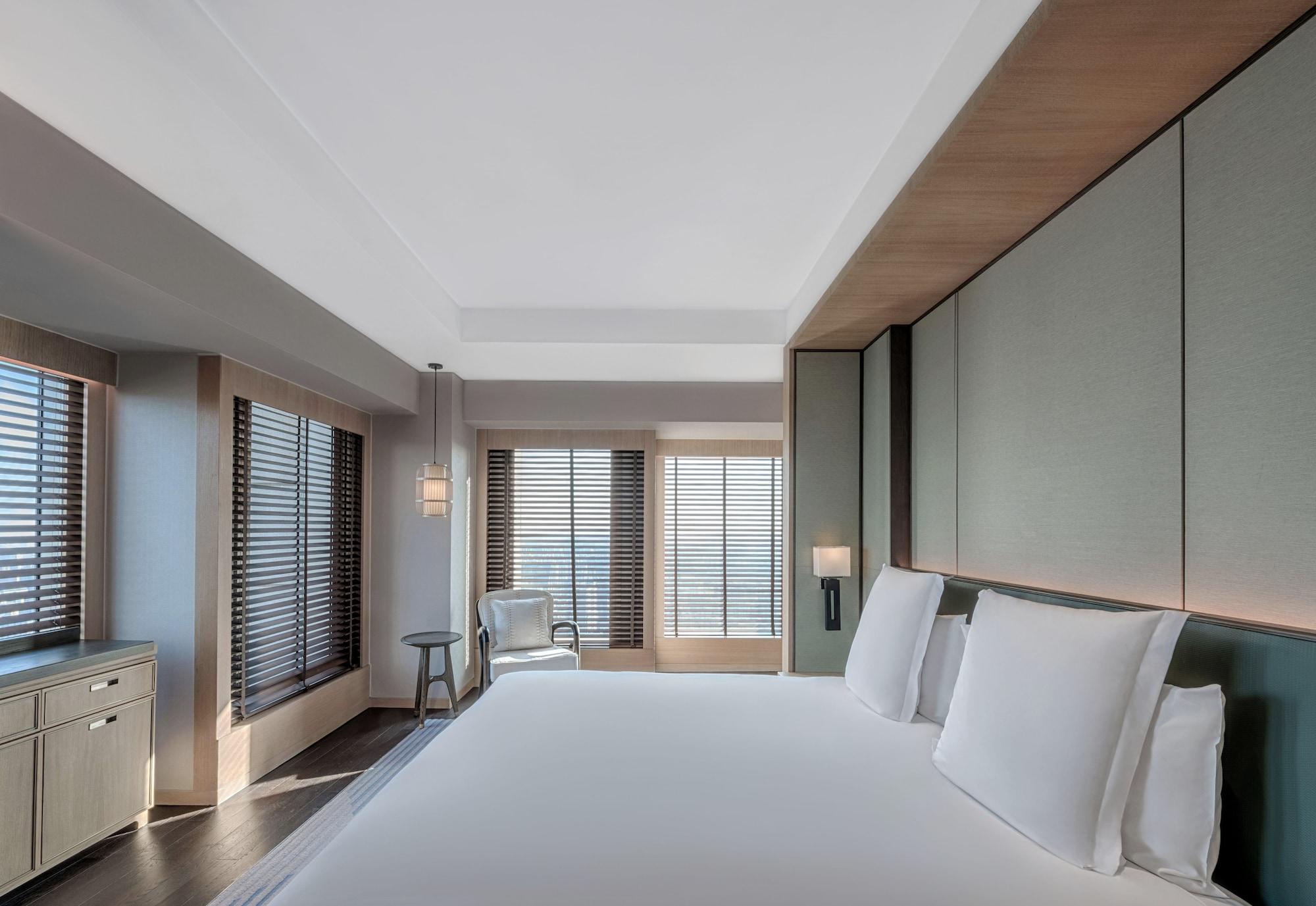 Penthouse, Suite