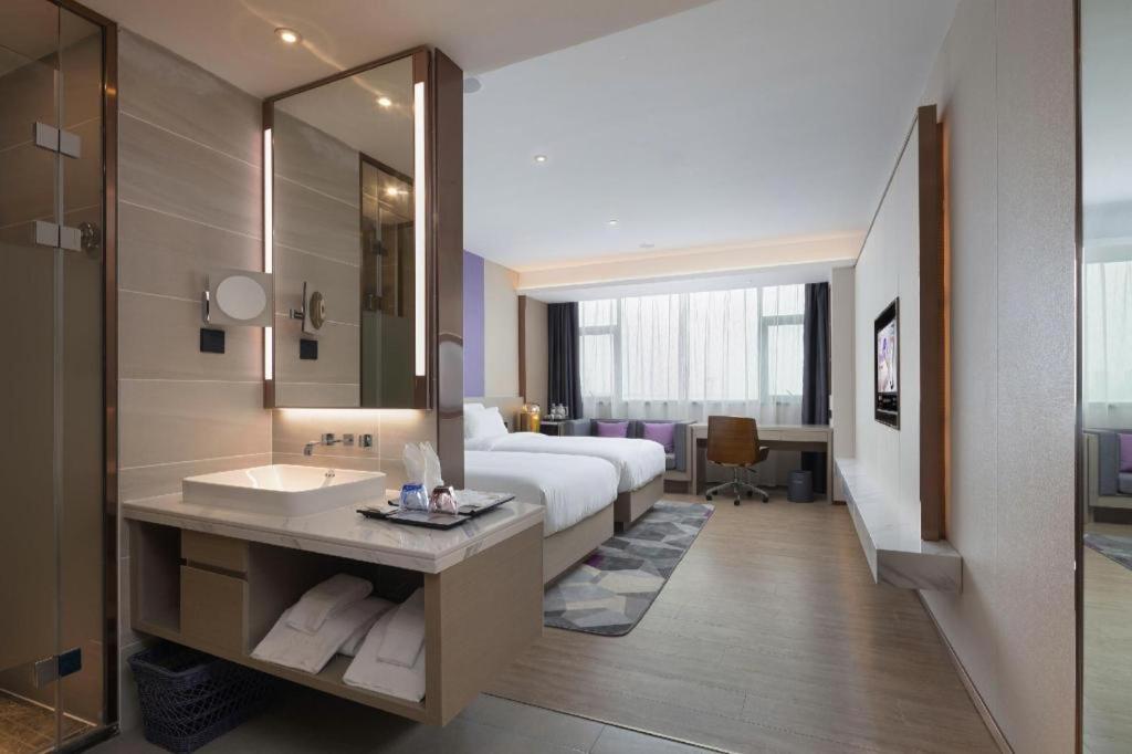Lavande Hotel (Shenzhen Luohu Shuibei Cuizhu Metro Station) 48/48