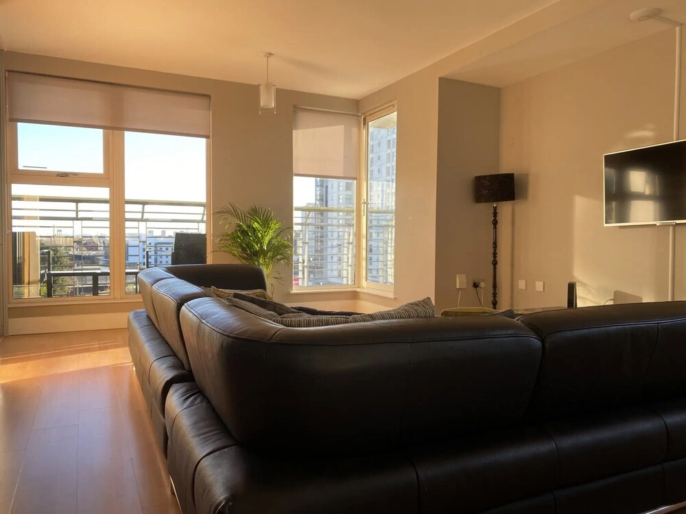 The Cardiff Apartment 10/21