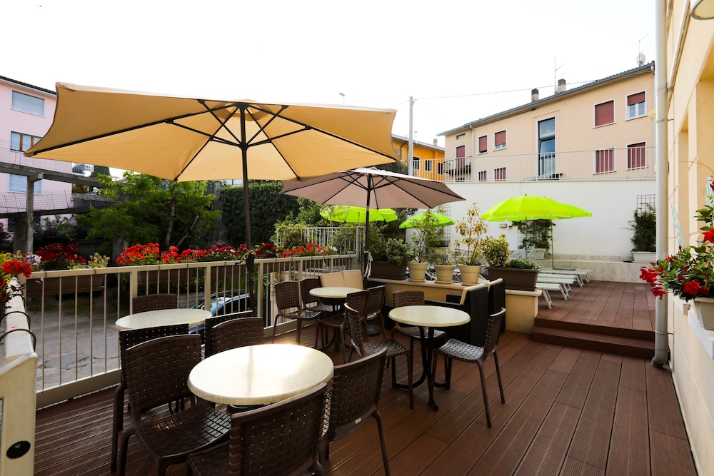 Hotel Villa Anthea 49/58