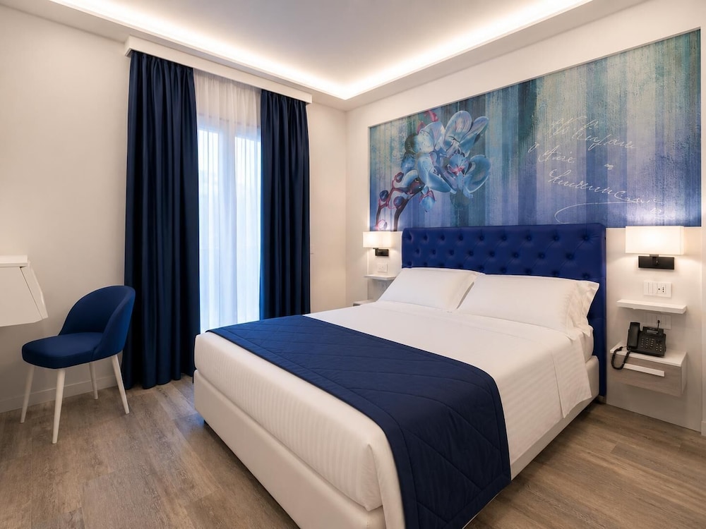 Petit Hotel 13/31