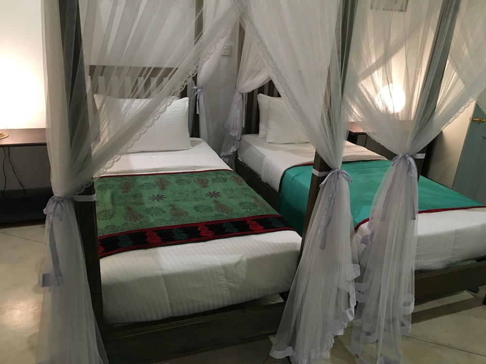 Khalids Guest House Galle 12/40