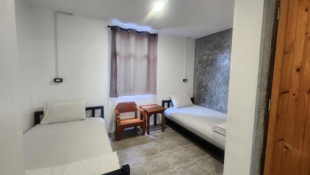 ROOM, TWIN BEDS, PRIVATE BATHROOM