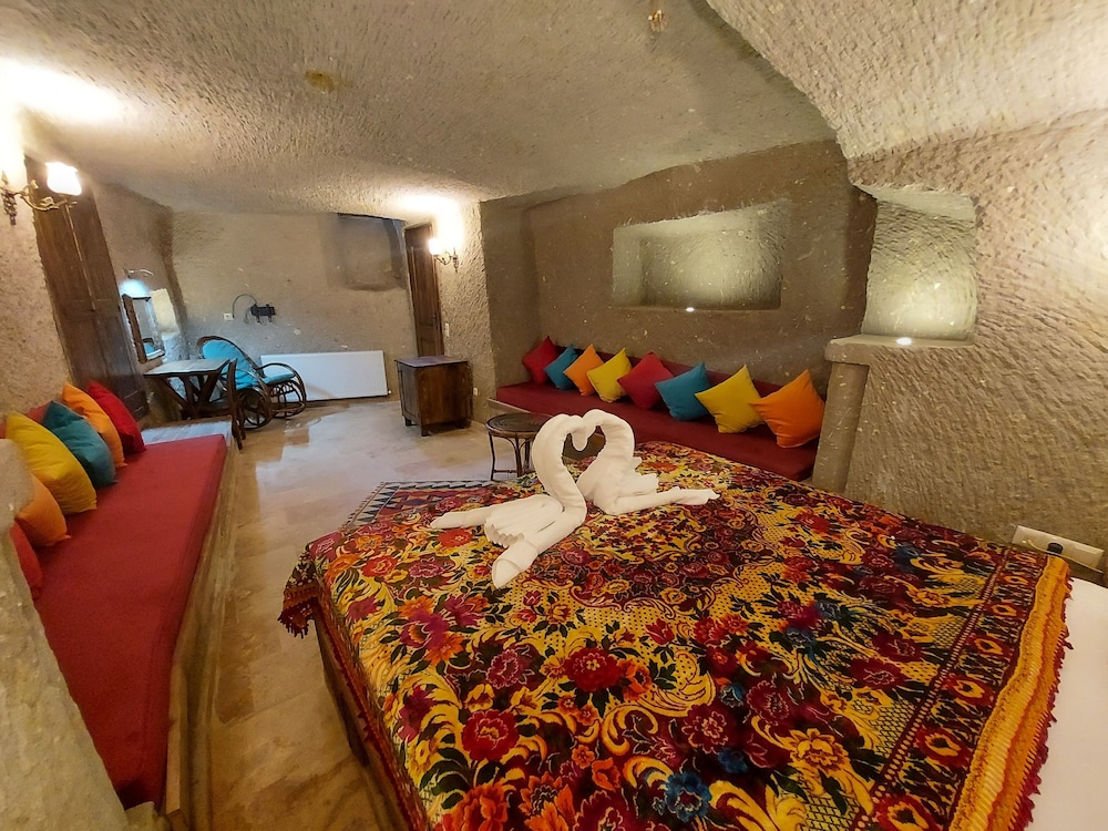Armesos Cave Hotel 12/50