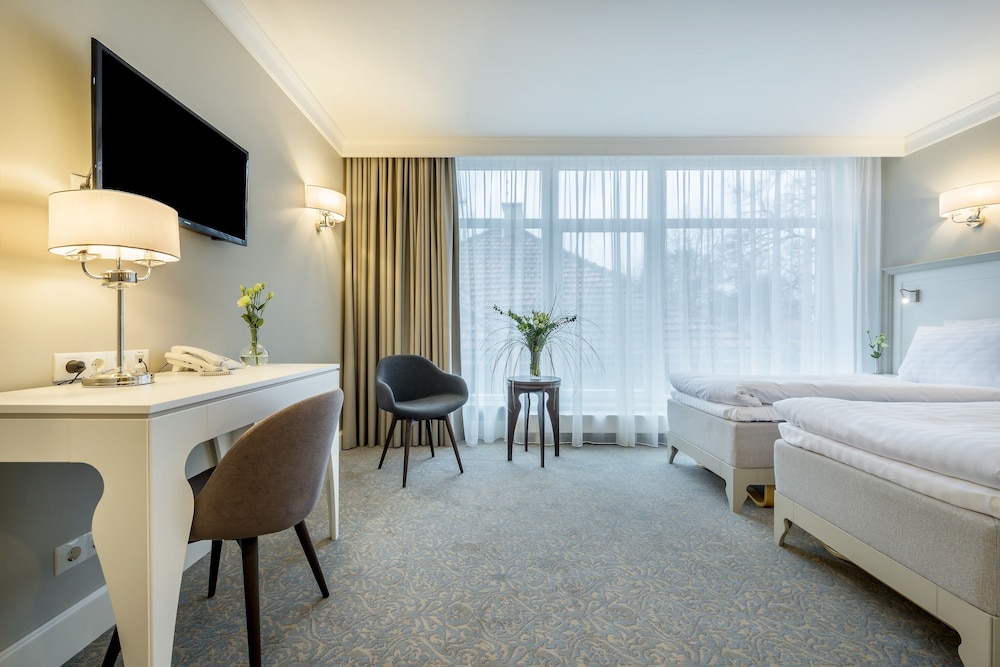 Ratonda Centrum Hotel 25/65