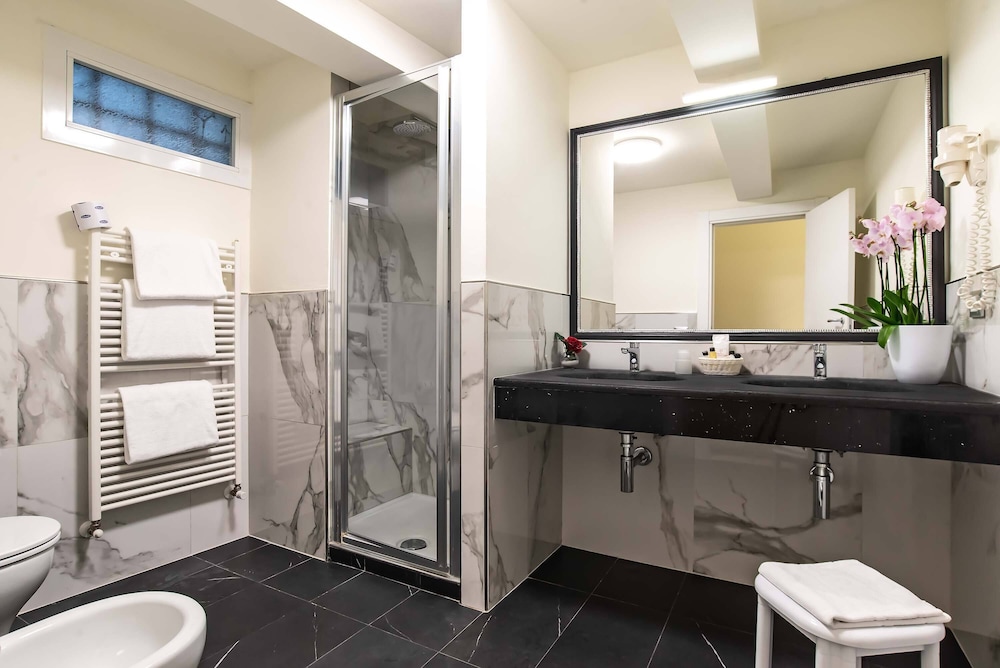 Hotel Accademia 52/56