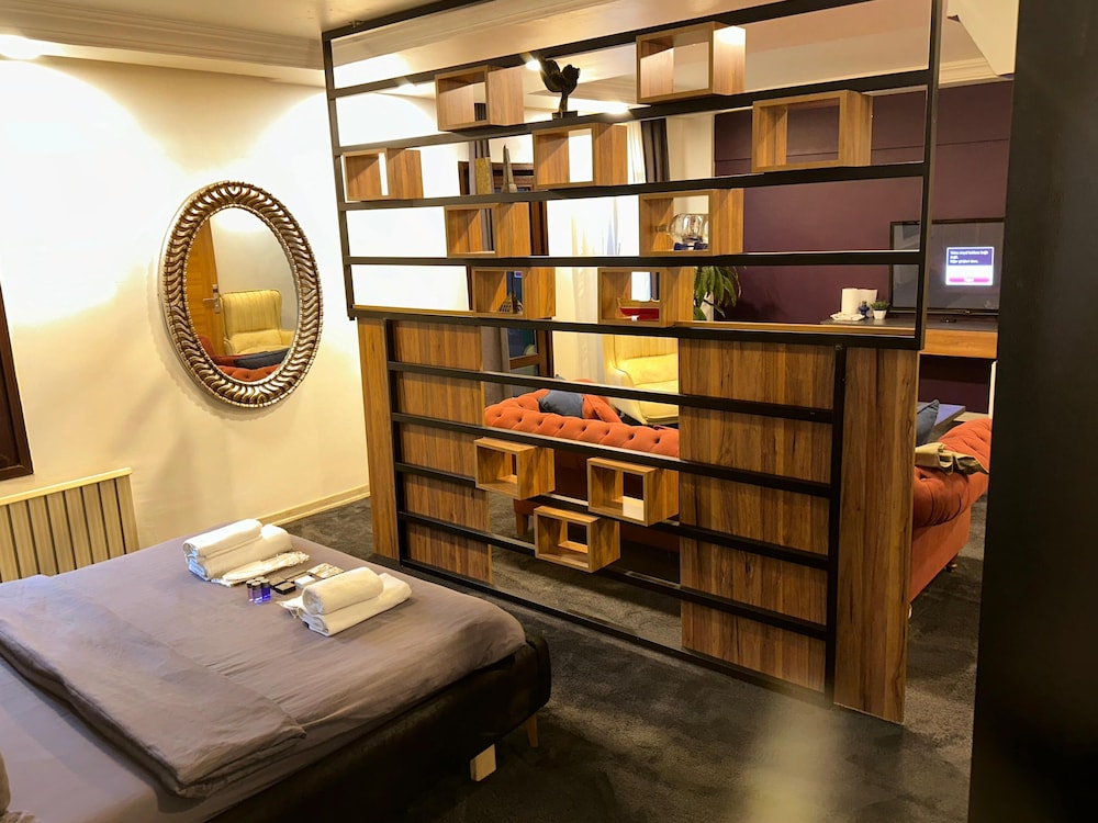 Mavilla Hotel 36/50
