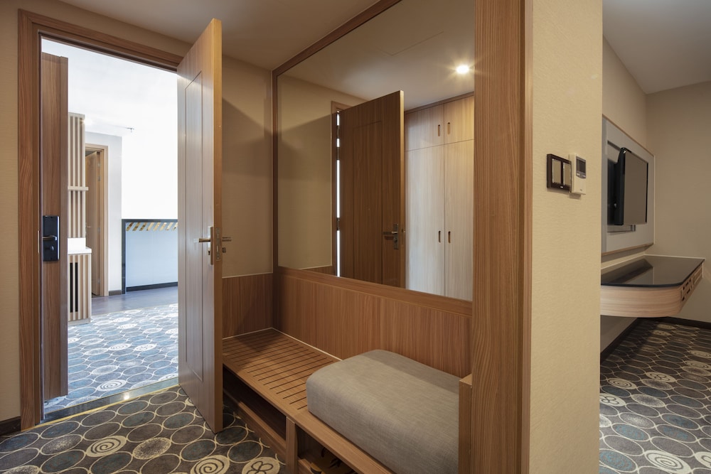 Virgo Hotel 58/79